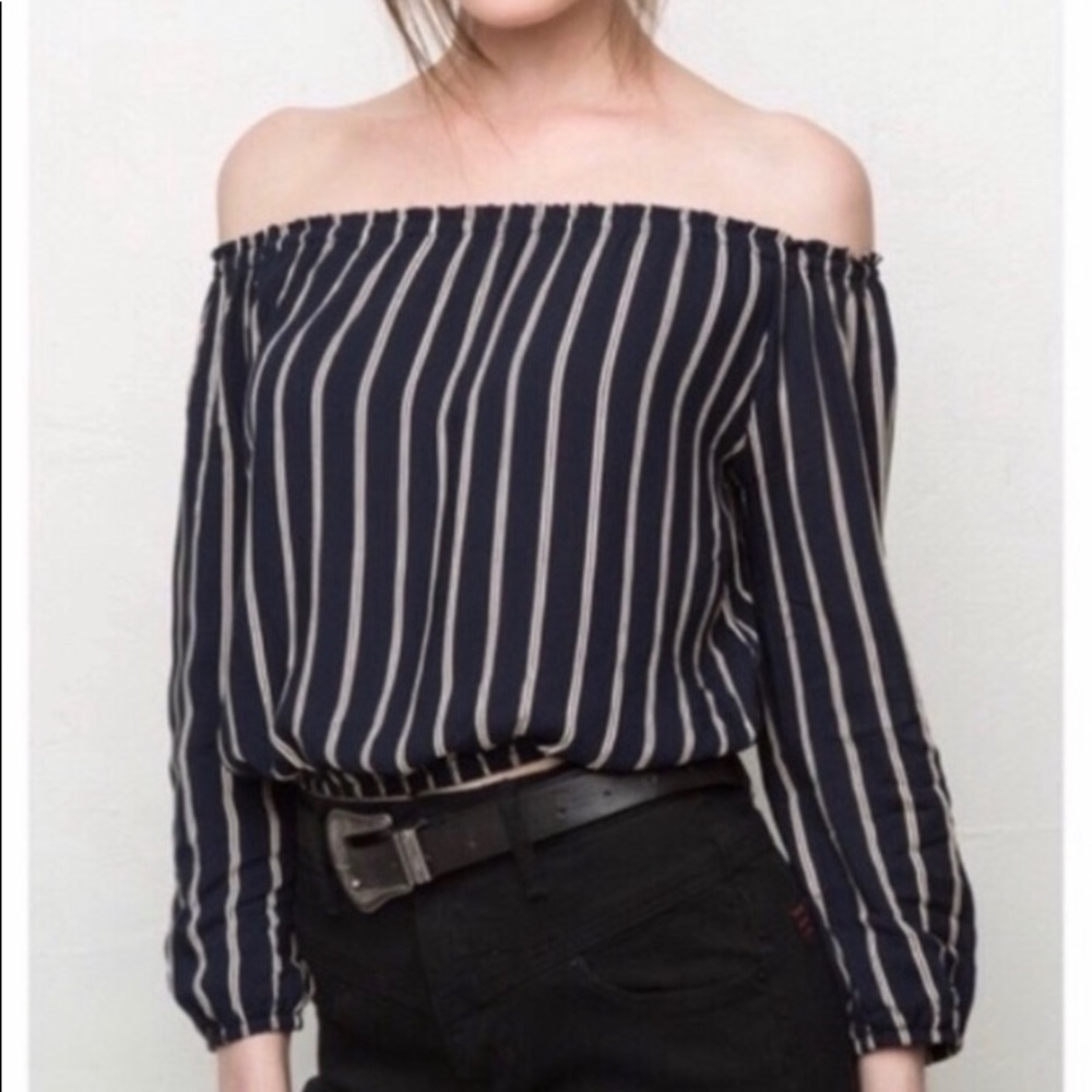 Brandy Melville off the shoulder top